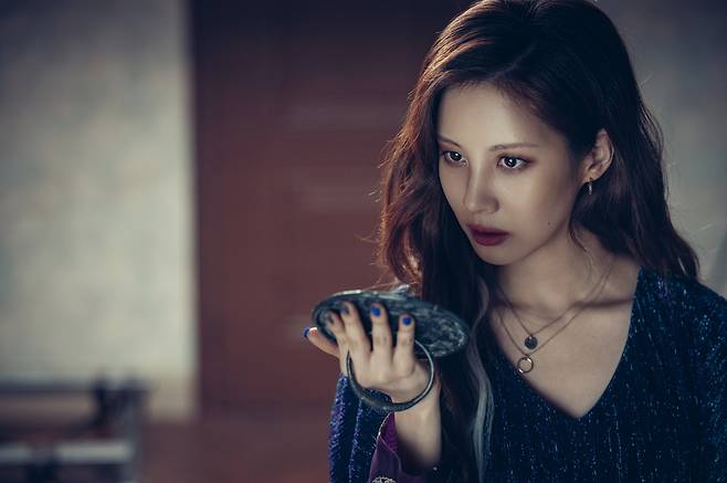 새로운 구마자 캐릭터 ‘샤론’을 탄생시킨 배우 서현/롯데엔터테인먼트 제공