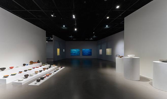 [성남문화재단] 2025 성남의 얼굴전_무해한 이야기 전시 전경  *재판매 및 DB 금지