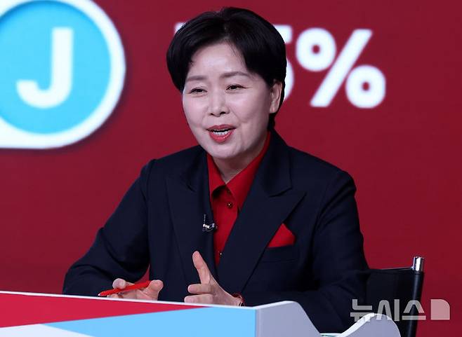 [서울=뉴시스] 추상철 기자 = 양향자 제21대 대통령 선거 국민의힘 경선 후보가 19일 오후 서울 강서구 ASSA아트홀에서 열린 '제21대 대통령 선거 국민의힘 1차 경선 A조 토론회'에서 발언을 하고 있다. 2025.04.19. scchoo@newsis.com