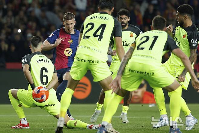 [바르셀로나=AP/뉴시스]'올모 결승골' 바르셀로나, 마요르카에 1-0 승리. 2025.04.22