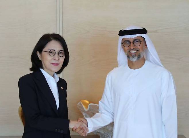 [서울=뉴시스] 제6차 한-UAE 원자력 협력 고위급 협의회가 강인선 외교부 제2차관과 수하일 모하메드 알 마즈루이 아랍에미리트 에너지·인프라부 장관이 양측 수석대표로 참석한 가운데 22일(현지시간) 아부다비에서 개최됐다. (사진=외교부 제공) 2025.04.23 *재판매 및 DB 금지