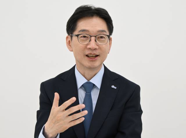 김경수 더불어민주당 대선 경선 후보가 서울 영등포구 후보 캠프사무실에서 본지와 인터뷰를 갖고 있다. 성형주 기자