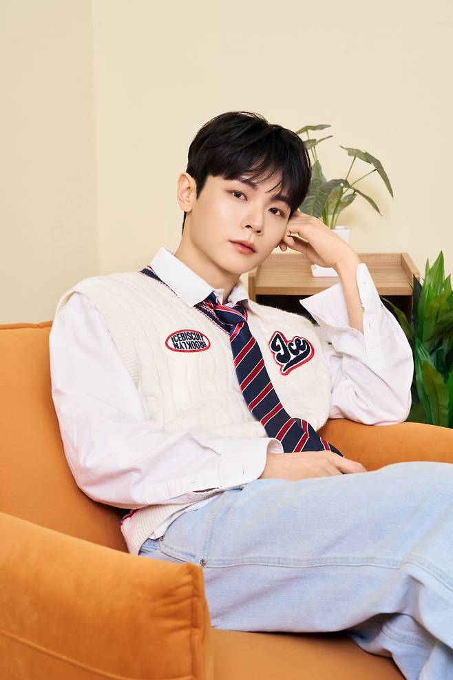 루시 신예찬. 미스틱스토리