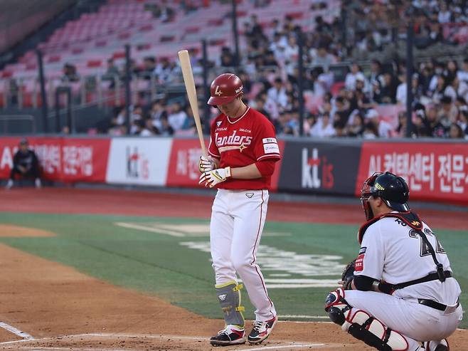 ▲ 시즌 2호 홈런을 터뜨린 박성한 ⓒSSG랜더스