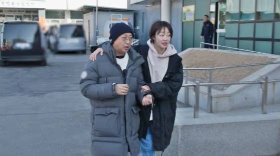 왼쪽부터 김재욱, 최여진 부부 /사진=SBS