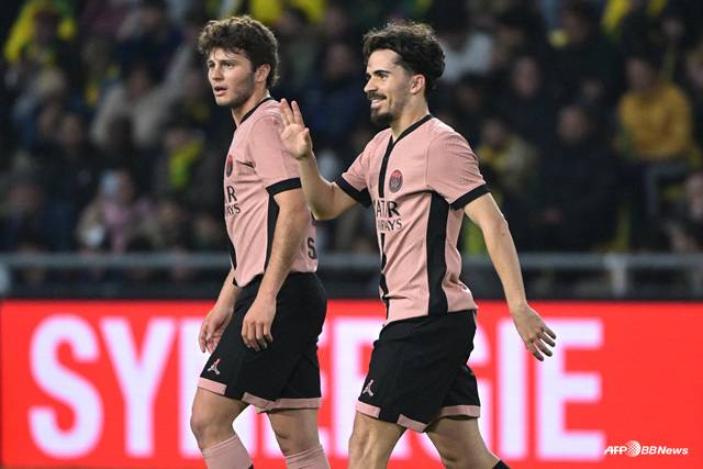 비티냐(오른쪽)의 골 세리머니. /AFPBBNews=뉴스1