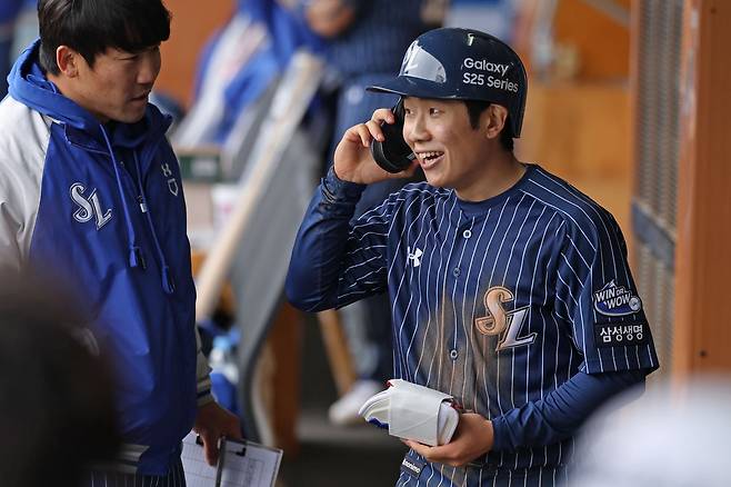 삼성 라이온즈 김지찬이 부상 복귀전이었던 지난 20일 대구 롯데 자이언츠전에서 미소 짓고 있다. 삼성 라이온즈