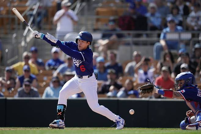 LA 다저스 산하 트리플A 오클라호마시티 코메츠에서 뛰고 있는 김혜성이 23일 미국 유타주 사우스조던 더 볼파크 앳 아메리카 퍼스트 스퀘어에서 열린 솔트레이크 비스와의 원정경기에 7번타자 겸 중견수로 선발 출전해 4타수 1안타 1도루를 기록했다. AP 연합뉴스