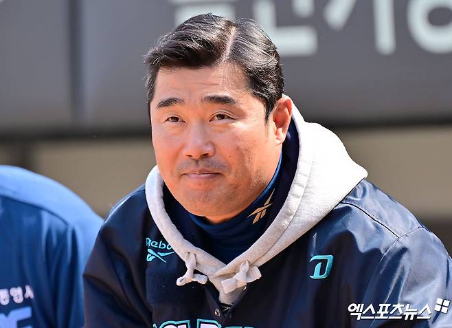 이호준 NC 감독은 23일 잠실구장에서 열릴 '2025 신한 SOL Bank KBO 리그' LG와 주중 3연전 두 번째 경기를 앞두고 기존과 다르게 경기를 운영할 뜻을 전했다. 무리해서라도 잡을 수 있는 팀은 잡으려 한다. 엑스포츠뉴스 DB