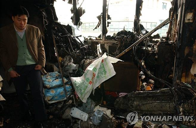 미아리 집창촌 참사 현장 <저작권자 ⓒ 2005 연합뉴스. 무단전재-재배포 금지.>