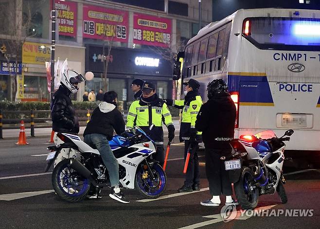 폭주족 단속 [연합뉴스 자료사진]