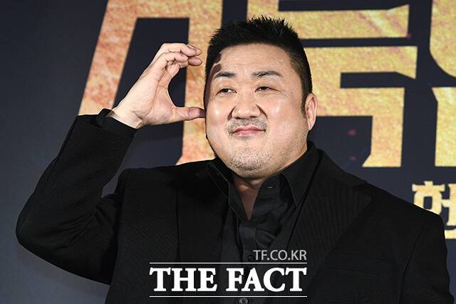 배우 마동석은 '거룩한 밤: 데몬 헌터스'에서 바위 같은 힘과 주먹으로 악마를 사냥하는 바우 역을 맡아 관객들과 만난다. /서예원 기자