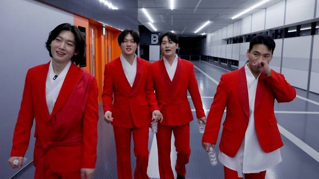 ‘미스터트롯3’ 김용빈, 일본行 기내 라이브 (사진: TV조선)