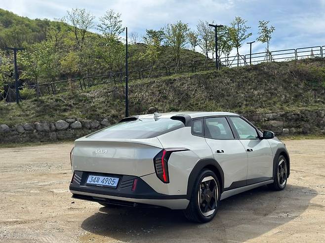 EV4 후면 ⓒ데일리안 편은지 기자