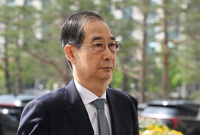 한덕수 대통령 권한대행 국무총리가 추가경정예산안 시정연설을 위해 24일 오전 서울 여의도 국회로 들어오고 있다. 2025.04.24.뉴시스