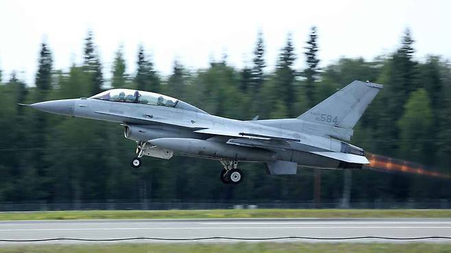 KF-16 전투기 본 기사 내용과 관련 없음 [공군제공]