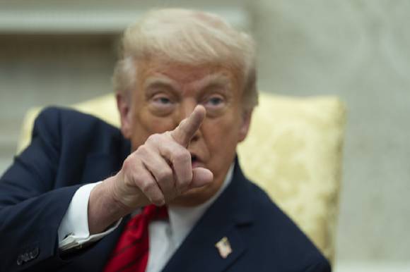 미국 청년층의 절반 이상이 현 국가의 방향에 대해 "잘못 가고 있다"고 답했다. 사진은 트럼프 대통령이 지난 17일(현지시간) 워싱턴 DC 백악관 집무실에서 조르지아 멜로니 이탈리아 총리를 만나고 있는 모습. [사진=UPI/연합뉴스]