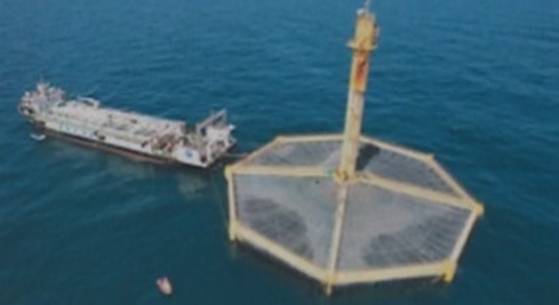 중국이 서해 ‘한중 잠정조치수역’에 설치한 선란 1호. JTBC 캡처