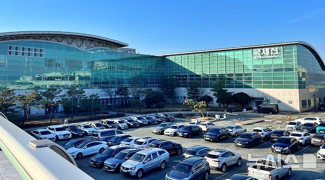 [부산=뉴시스] 부산 강서구 김해국제공항 국제선터미널 전경. (사진=뉴시스 DB) photo@newsis.com