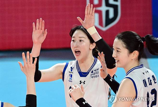 득점 후 기뻐하는 고예림  [한국배구연맹 제공. 재판매 및 DB 금지] swan@yna.co.kr
