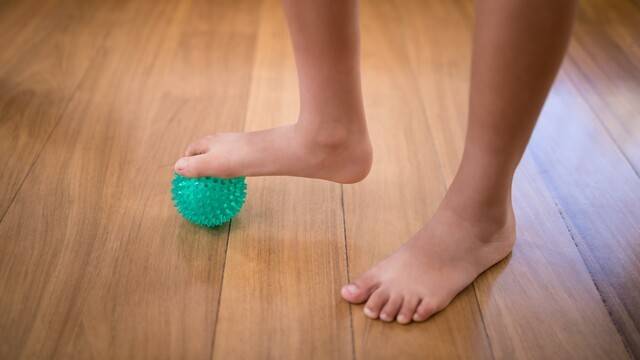 구슬 집기 동작은 활용하는 도구에 따라 난이도 조절이 가능하다｜출처: 클립아트코리아