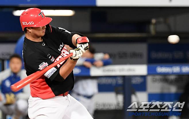 빠른 볼을 노리고 있던 변우혁의 배트도 헛돌게 만든 배찬승의 150km 직구.