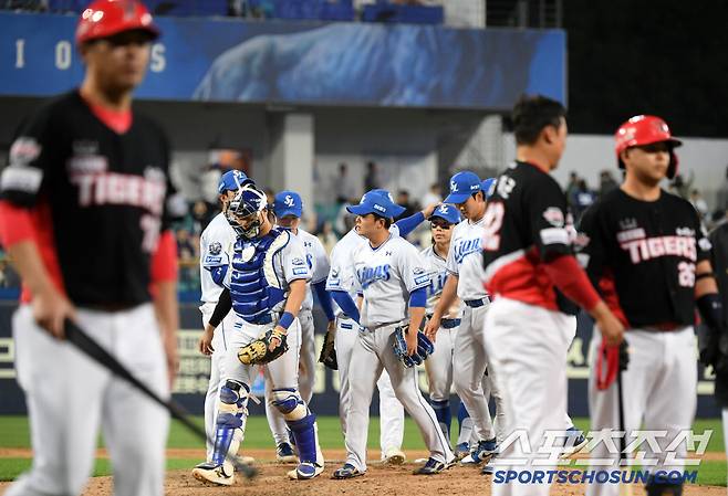 지난해 한국시리즈 상대 KIA를 라이온즈파크에서 잡은 삼성.