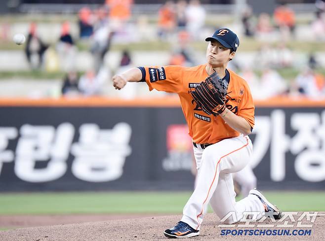 25일 대전 한화생명볼파크에서 열린 한화와 KT의 경기. 선발 투구하고 있는 한화 엄상백. 대전=송정헌 기자songs@sportschosun.com/2025.04.25/