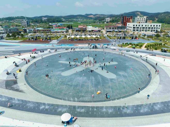 홍성 남당항 해양분수공원 음악분수. /홍성군 제공