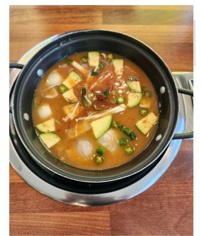 i1762630845.jpg 된장찌개 1인분 1만원에 장사 잘 된다는 집...jpg