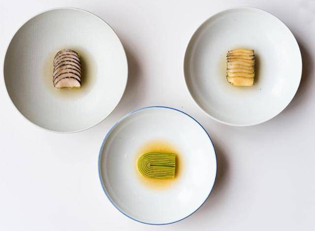 강민구 셰프가 운영하는 '밍글스'의 '선' 요리. 호박, 오이, 가지, 배추 등 채소에 소를 넣어 만든 육수에 찌는 한국식 조리법 '선'을 재해석한 요리다. 밍글스 인스타그램 캡처