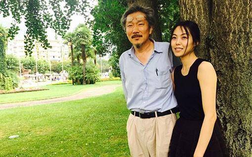 홍상수(왼쪽)와 김민희의 근황이 주목받고 있다. 전원사 제공