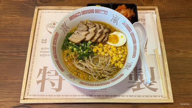 ▲ 마스터 시바 특제 육수를 담은 특제 라멘까지 오면 퍼펙트