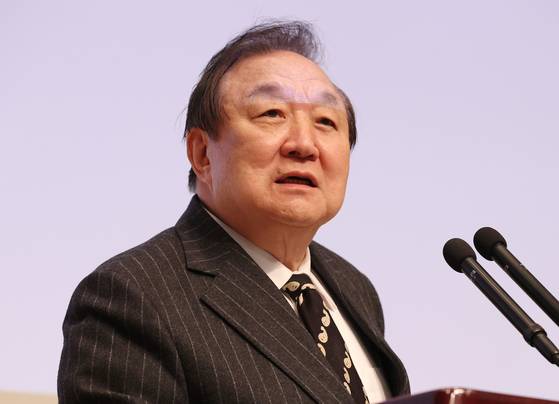 지난 10일 서울 중구 프레스센터에서 열린 '사상계' 재창간 출판 기념회에서 정대철 헌정회장이 축사를 하는 모습. 정 회장은 곧 한덕수 권한대행과 회동한다. 연합뉴스