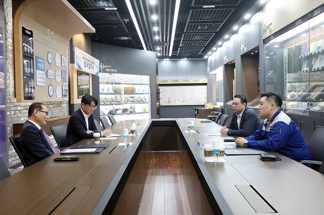 영남이공대가 ㈜북부모터스, ㈜한일공업과 일학습병행 교육 활성화를 위한 업무협약을 체결했다. 영남이공대 제공