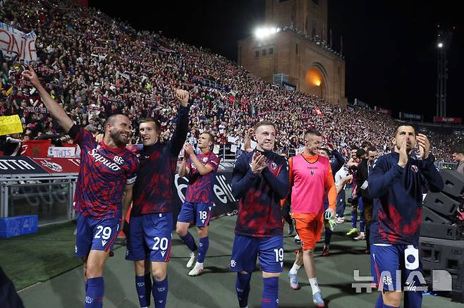 [볼로냐=AP/뉴시스] 이탈리아 프로축구 세리에A의 볼로냐. 2025. 4. 24.