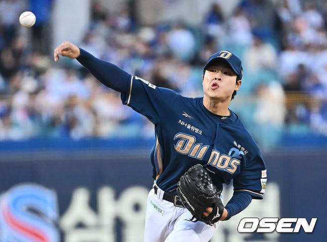 [OSEN=대구, 이석우 기자] 25일 대구삼성라이온즈파크에서 2025 신한 SOL 뱅크 KBO 리그 삼성 라이온즈와 NC 다이노스의 경기가 열렸다. 홈팀 삼성은 김대호가, 방문팀 NC는 목지훈이 선발 출전했다. NC 다이노스 선발 투수 목지훈이 역투하고 있다. 2025.04.25 / foto0307@osen.co.kr