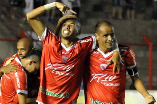 2015년 브라질 모기미림에서 함께 뛰며 나란히 골을 기록한 히바우두 부자. 모기미림 SNS