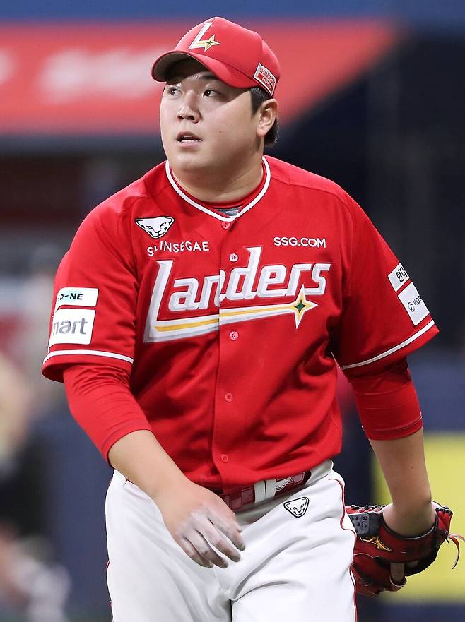 ▲ 올 시즌 초반 인상적인 투구 내용으로 SSG 불펜을 이끌고 있는 이로운 ⓒSSG랜더스