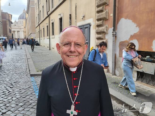 바티칸에서 만난 독일 튀링겐주의 울리히 네이메이어 에르푸르트 교구장 주교 ⓒ News1 김지완 기자