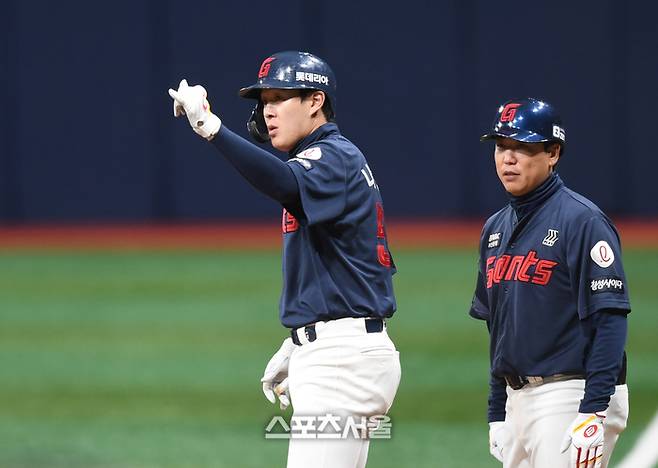 롯데 나승엽이 25일 잠실 두산전에서 4번타자로서 제 역할을 해냈다. 고척 | 최승섭기자 thunder@sportsseoul.com