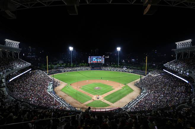 25일 광주-기아 챔피언스 필드에서 열린 2025 KBO리그 LG와 KIA의 경기가 매진됐다. 사진 | KIA 타이거즈