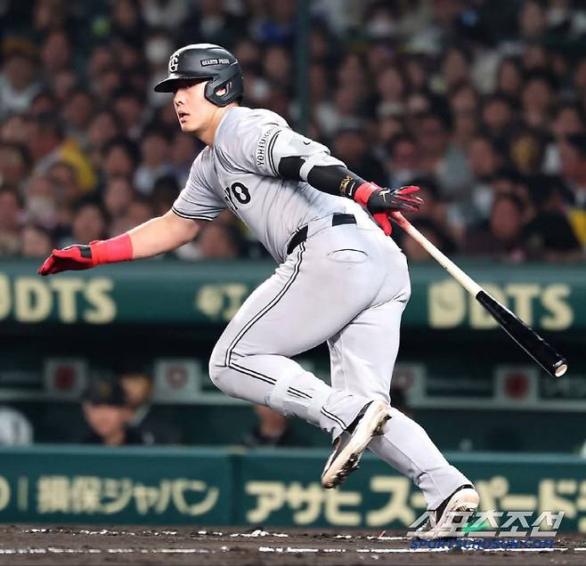 요미우리 주포 오카모토. 25일 한신전 6회 내야 땅볼로 1타점을 올렸다. 그는 한신 우완 무라카미에 유독 약하다. 통산 14타석 13타수 1안타를 기록 중이다. 사진캡처=요미우리 자이언츠 SNS
