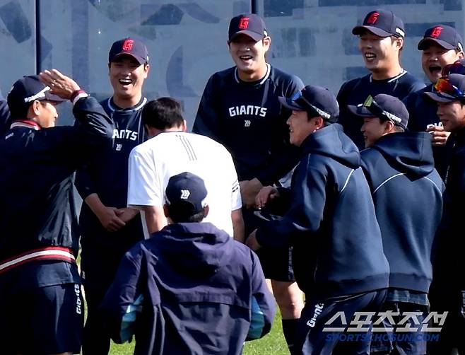 형들 웃길 줄도 아는 김민석