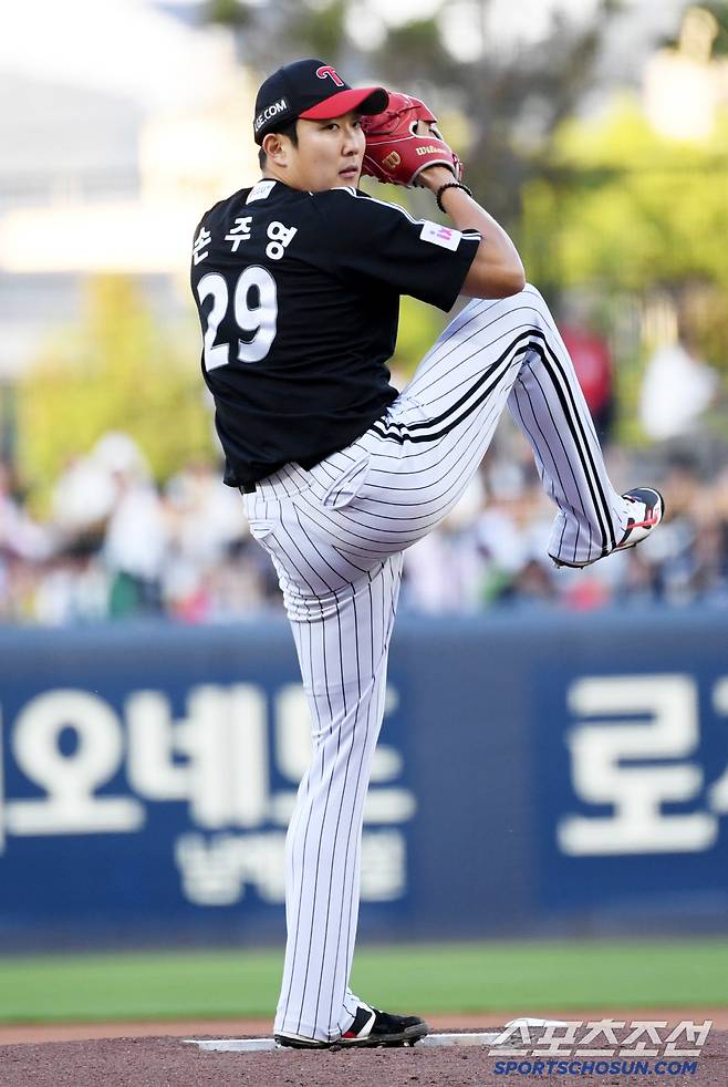 25일 광주 기아챔피언스필드에서 열린 KIA 타이거즈와 LG 트윈스의 경기. LG 손주영이 역투하고 있다. 광주=박재만 기자 pjm@sportschosun.com/2025.04.25/