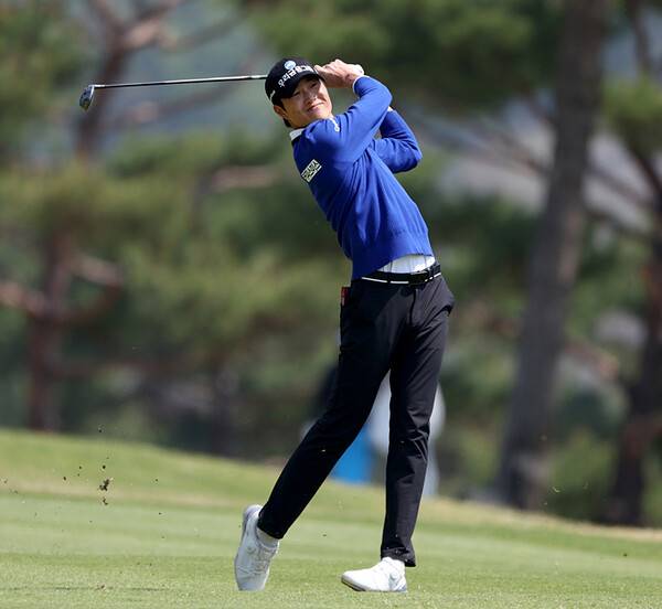 2025년 한국프로골프(KPGA) 투어 우리금융 챔피언십에 출전한 디펜딩 챔피언 박준홍 프로가 2라운드에서 경기하는 모습이다. 사진제공=KPGA