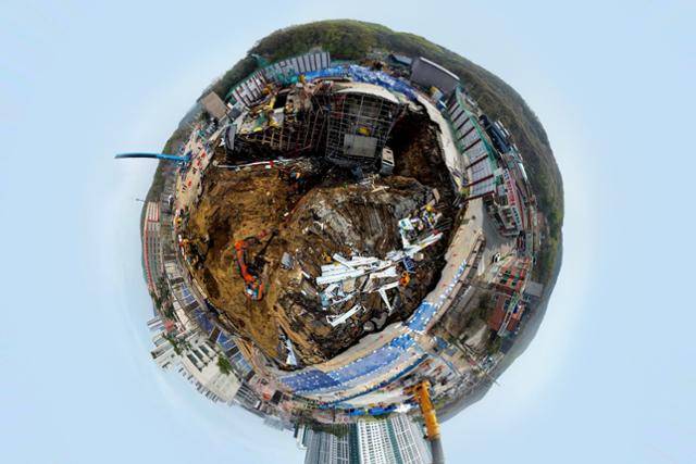 16일 경기 광명시 일직동 신안산선 복선전철 5-2공구 붕괴 현장을 드론 360도 촬영했다. 최주연 기자