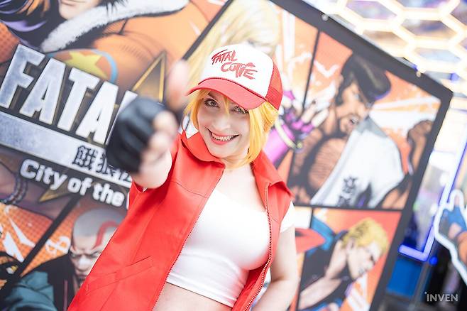 ▲ 아랑전설2와 킹오파에서 만났던 테리를 멋지게 코스프레했네요