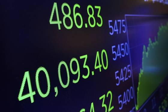 미국과 중국 간 관세 협상에 대한 기대감에 힘입어 뉴욕증시가 3거애일 연속 상승세를 탔다. AP=연합뉴스