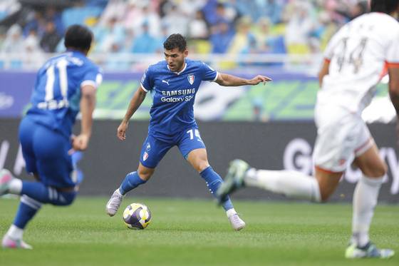 팀의 두 번째 골을 넣은 브라질 공격수 브루노 실바. [사진 수원 삼성 축구단]